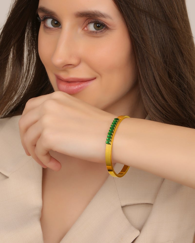 TAAHIRA Green Stone Baguette Bracelet - Image 4